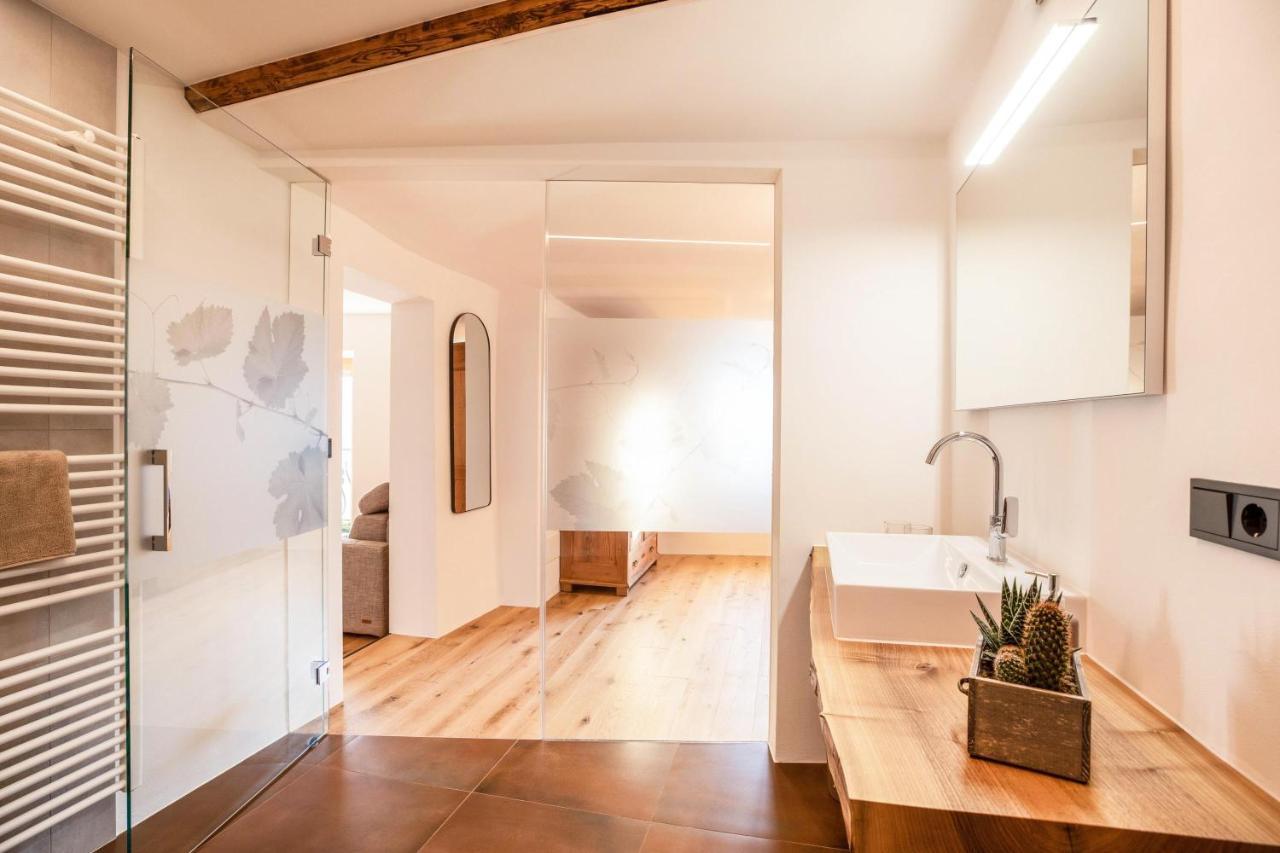 Brantenhof Ferienwohnung Vinea Cortaccia Luaran gambar