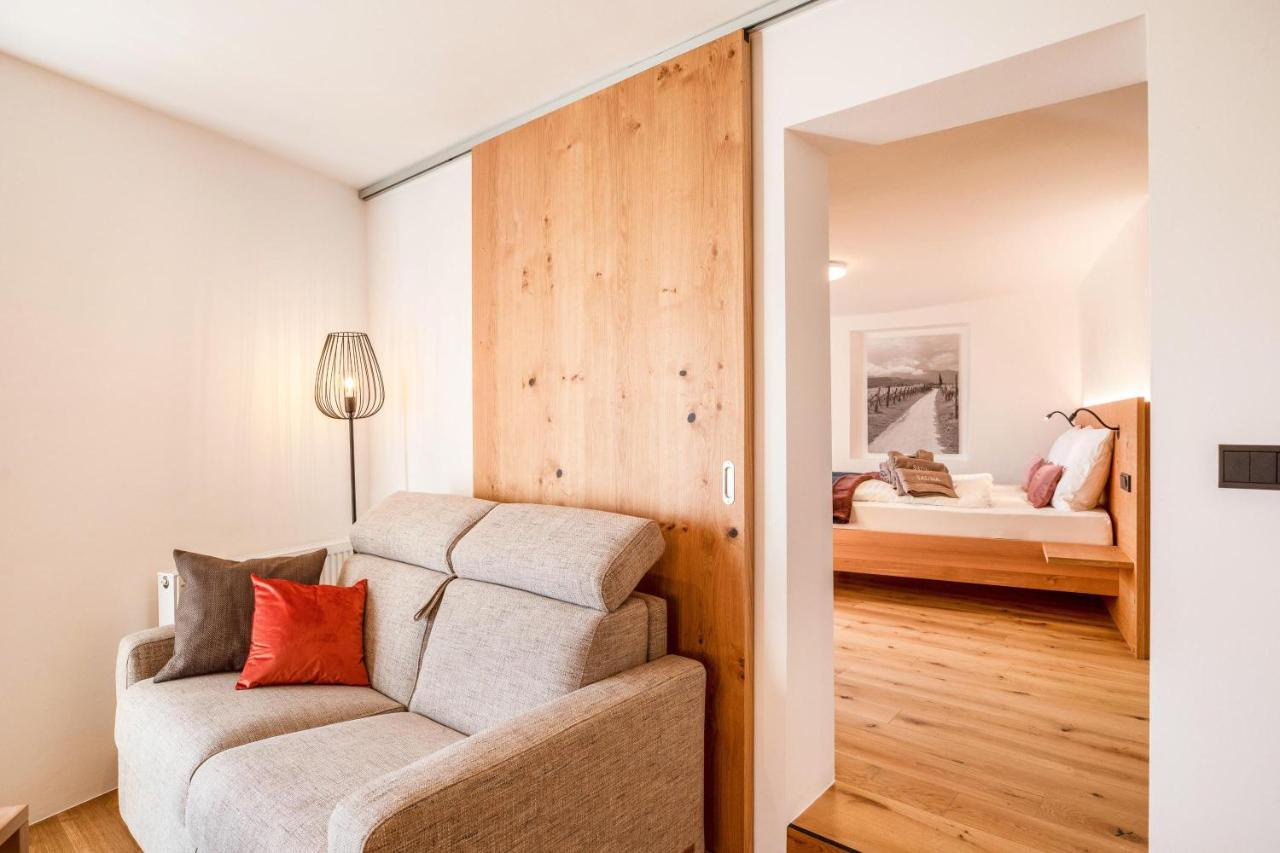 Brantenhof Ferienwohnung Vinea Cortaccia Luaran gambar