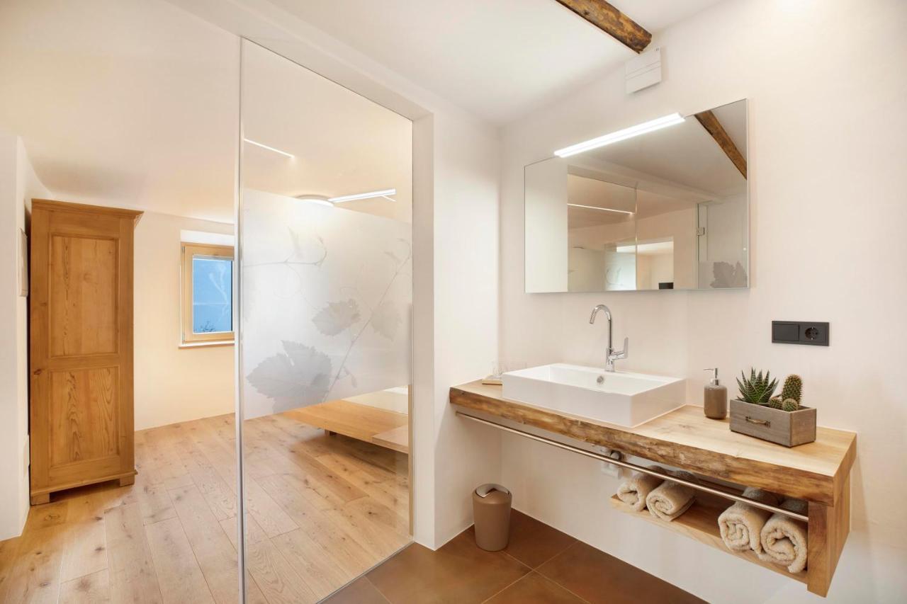 Brantenhof Ferienwohnung Vinea Cortaccia Luaran gambar